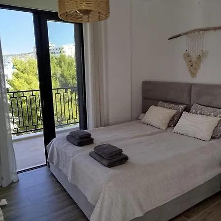 Bella Vista Penthouse Apartment *